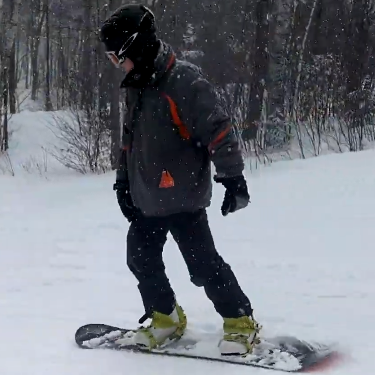 Rafael snowboarding