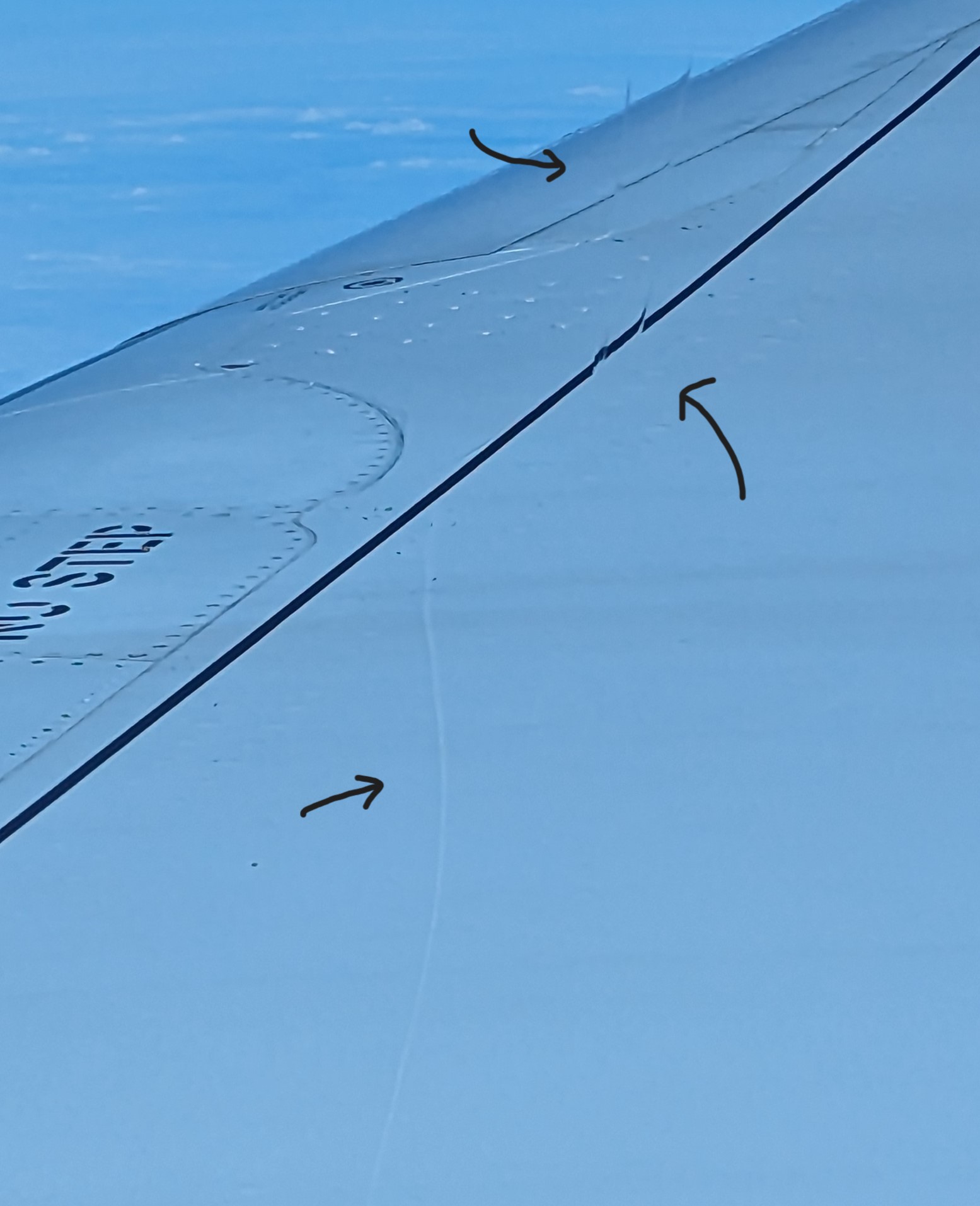 Shockwaves on an airplane wing